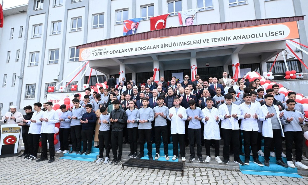 Başkanımız Cengiz Günay Ağrı TOBB Mesleki ve Teknik Anadolu Lisesi'nin Açılışına Katıldı